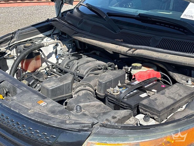 2015-ford-explorer-image-8