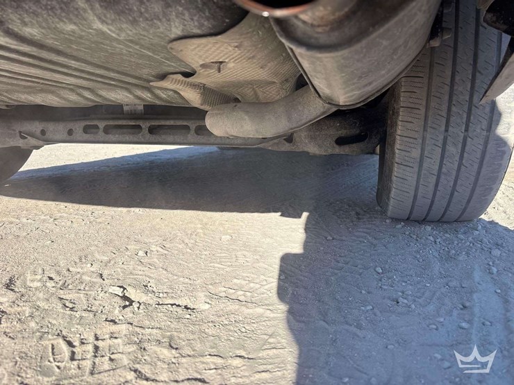 2016-chrysler-town-&-country-image-27