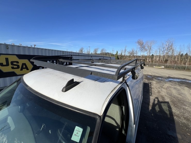 2019-gmc-savana-cargo-van-image-26