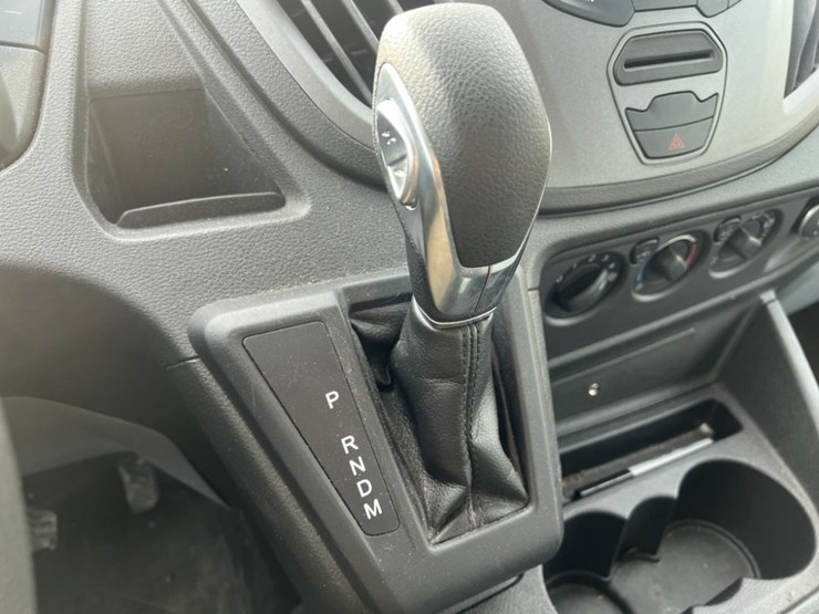 2017-ford-transit-image-30