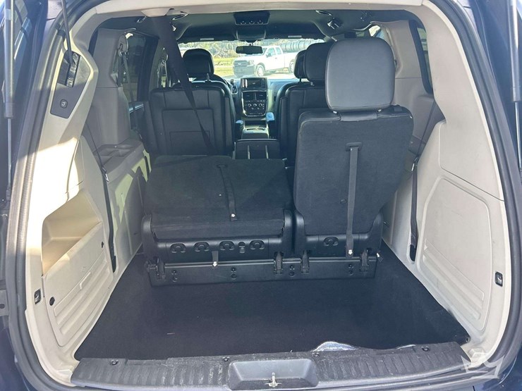 2017-dodge-grand-caravan-image-23