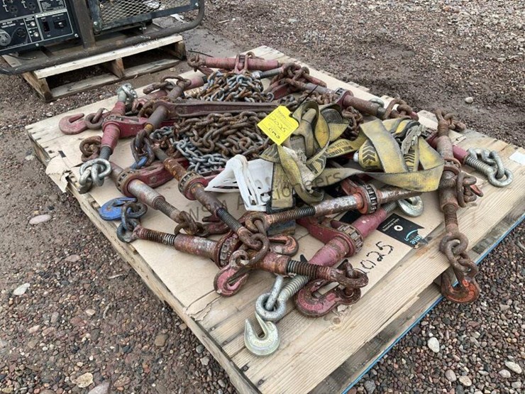 pallet-of-chains-&-binders-image-2