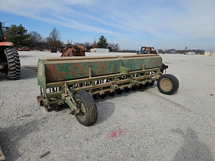 #205190-•-great-plains-drill-image-1