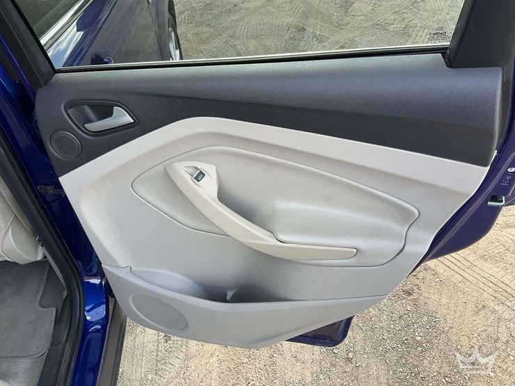 2016-ford-escape-image-28