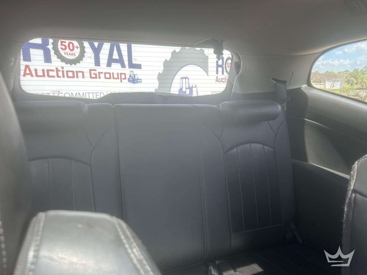 2013-chevrolet-traverse-image-35