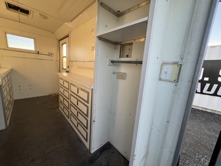 2001-cargo-wells-image-17