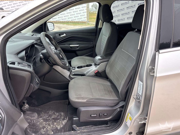 2015-ford-escape-image-11