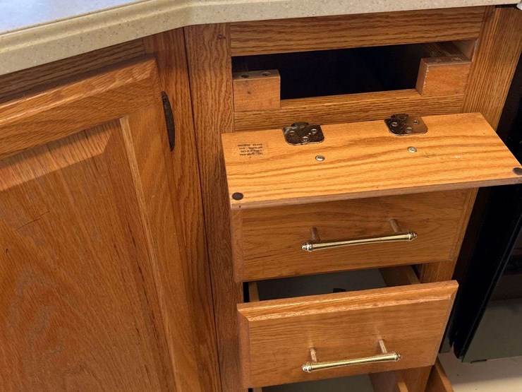 2004-winnebago-adventurer-38g-38ft.-class-a-motorhome-image-35