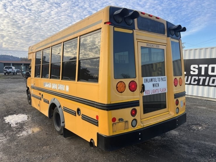 2012-chevrolet-express-school-bus-image-6