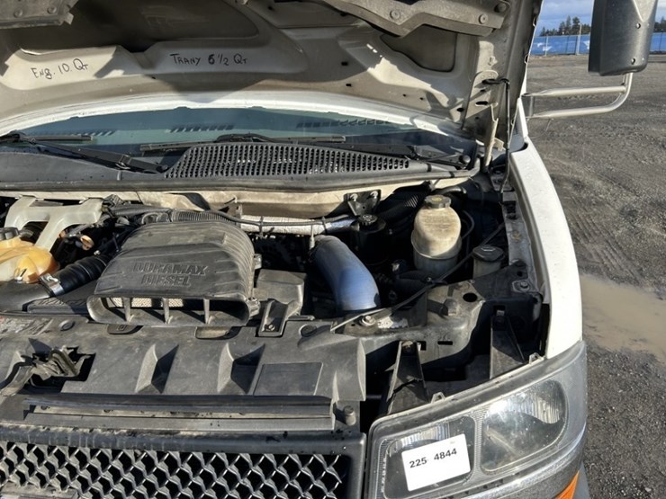 2012-chevrolet-express-paratransit-bus-image-30