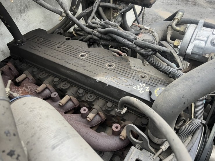 2000-freightliner-fl50-image-11