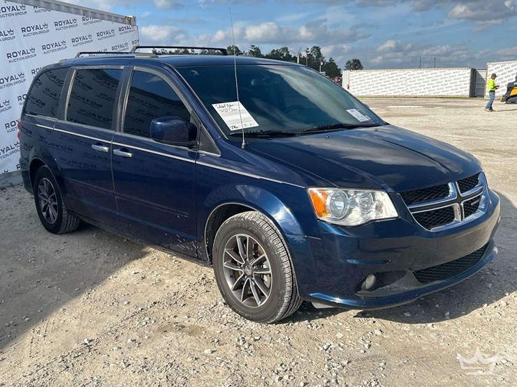 2017-dodge-grand-caravan-image-2