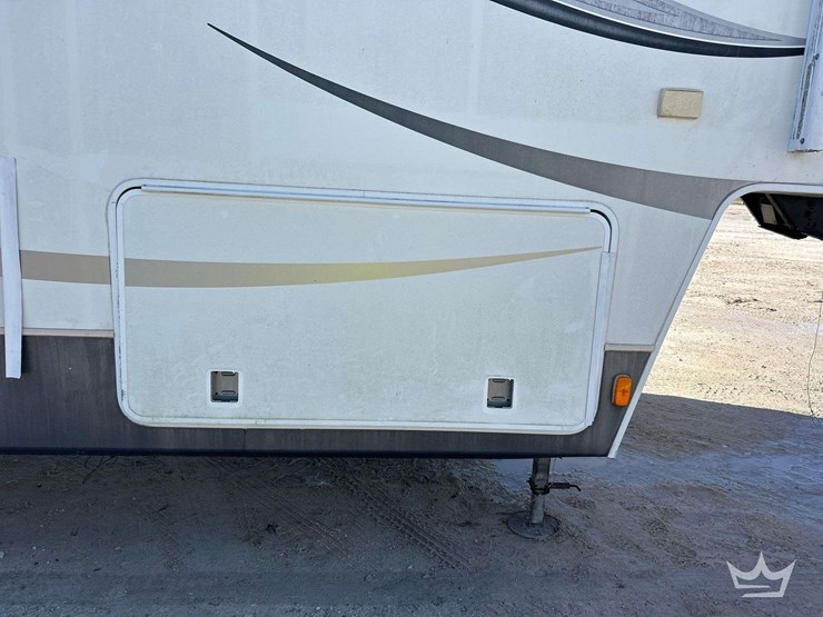 2013-keystone-laredo-la329re13-37ft.-t/a-fifth-wheel-travel-trailer-image-37