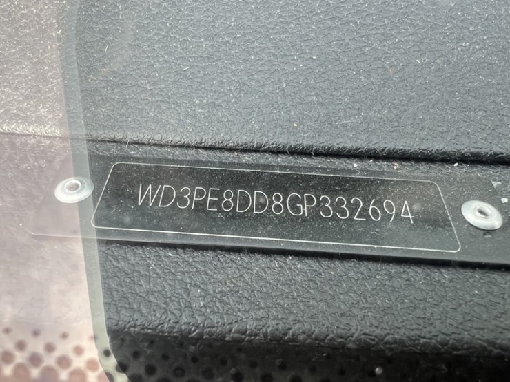 2016-mercedes-benz-sprinter-2500-image-9