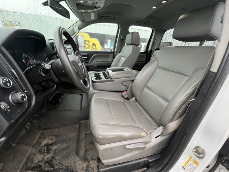 2015-gmc-sierra-crew-cab-4x4-pickup-image-23