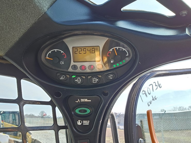 bobcat-t870-image-12