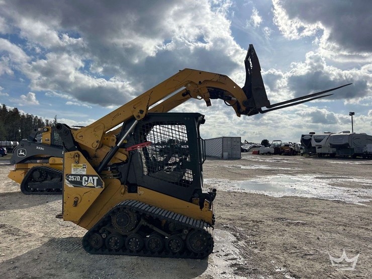 2014-caterpillar-257d-image-32