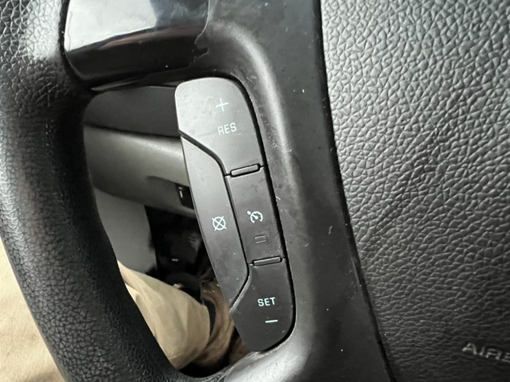 2012-gmc-sierra-utility-truck-image-28