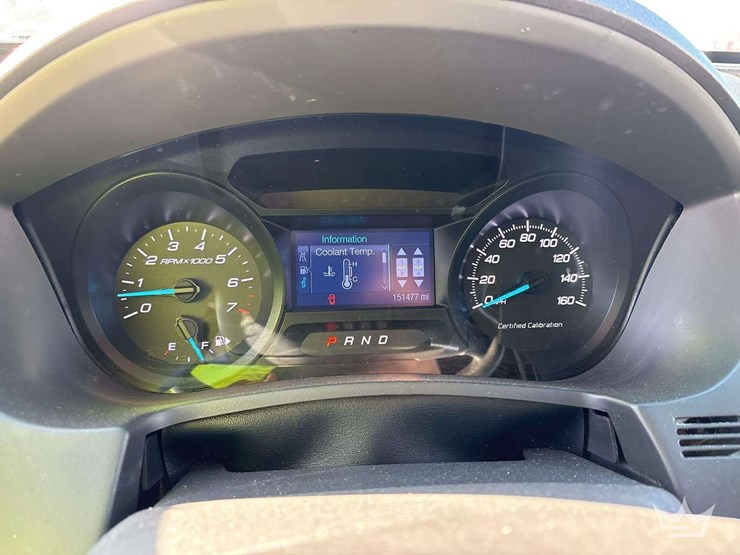 2015-ford-explorer-image-13