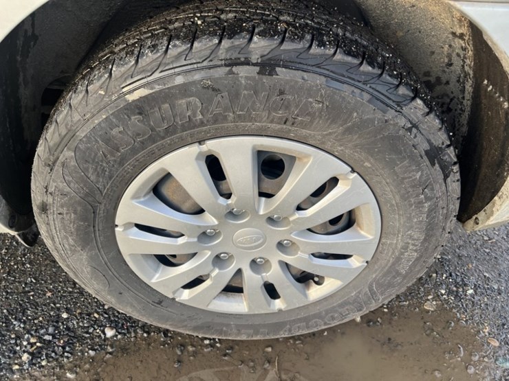 2012-kia-sedona-image-16