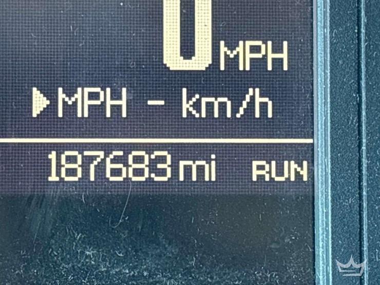 2016-chrysler-town-&-country-image-6