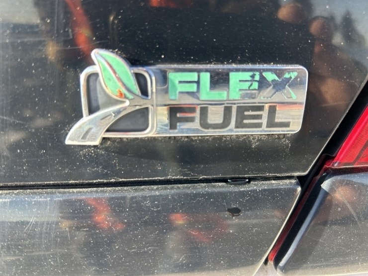 2009-ford-crown-victoria-sedan-image-10