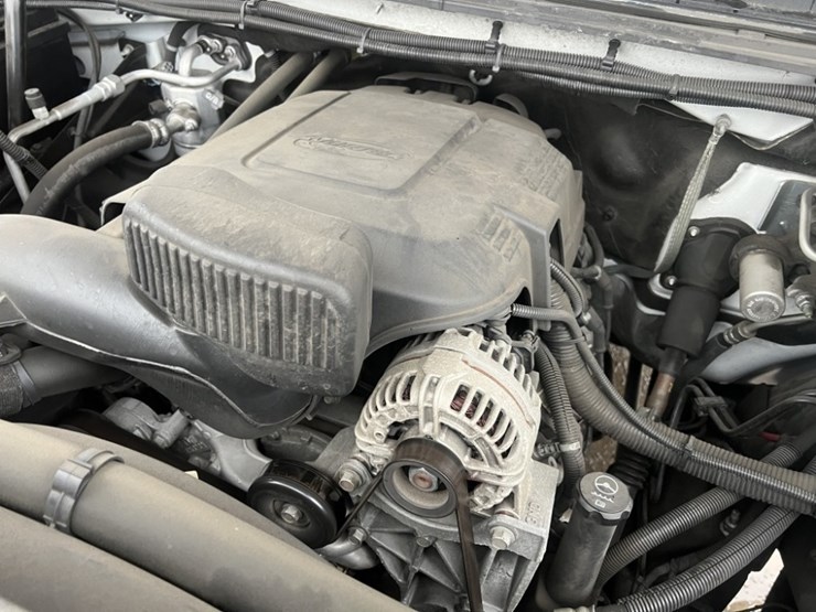 2012-gmc-sierra-utility-truck-image-17