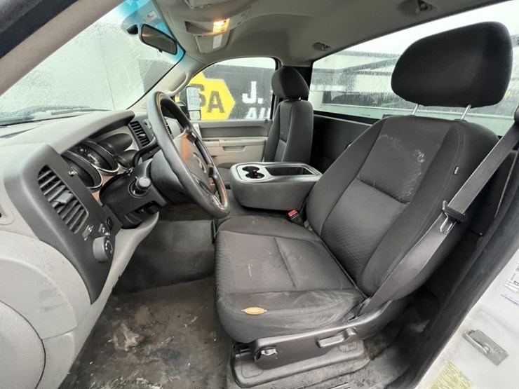 2012-gmc-sierra-utility-truck-image-23