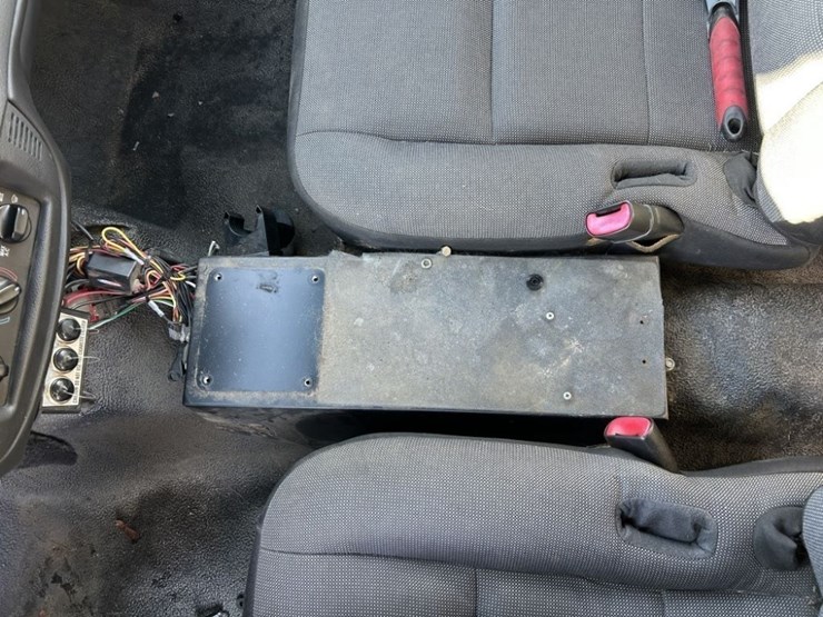 2009-ford-crown-victoria-sedan-image-16