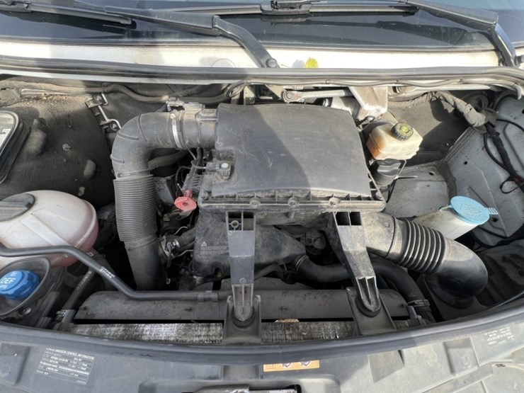 2016-mercedes-benz-sprinter-2500-image-13