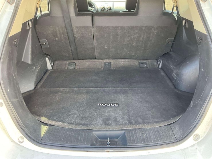 2011-nissan-rogue-image-34