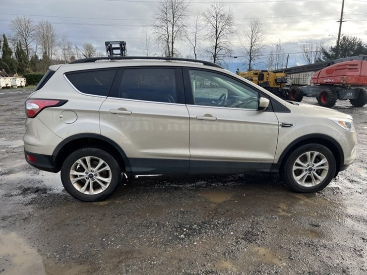 ford-escape-se-image-3
