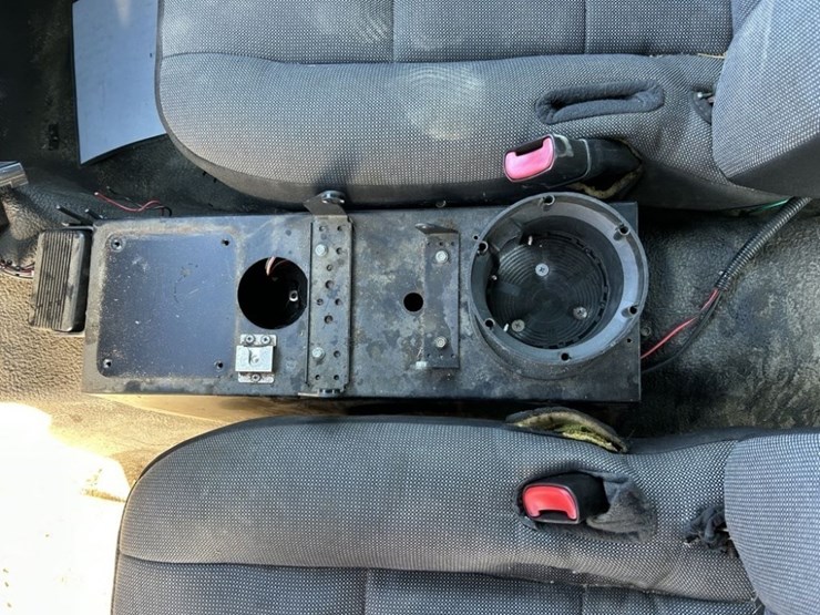 2011-ford-crown-victoria-sedan-image-14