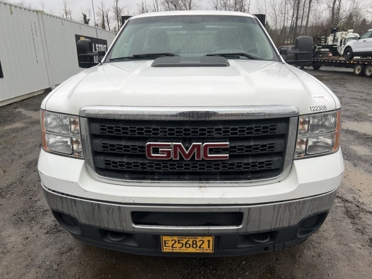 2012-gmc-sierra-utility-truck-image-8