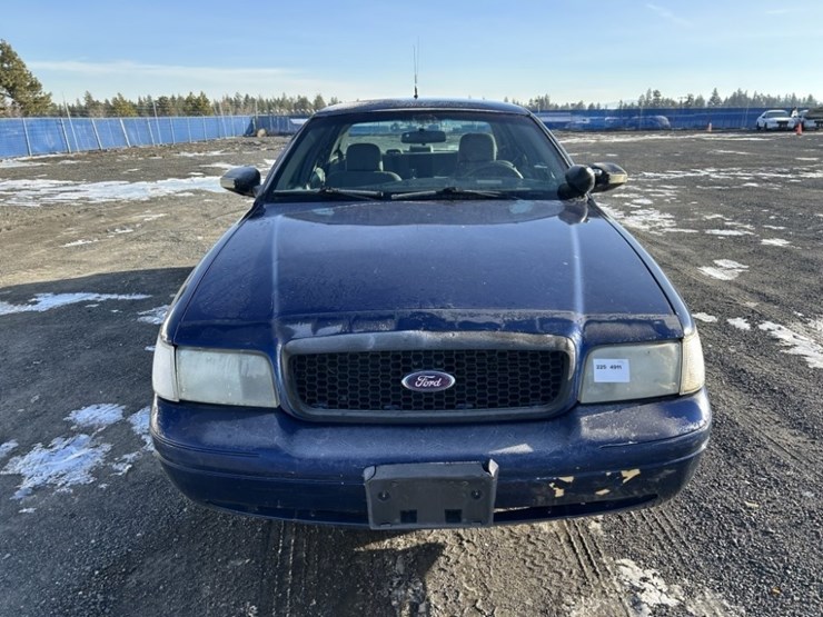 2004-ford-crown-victoria-sedan-image-8
