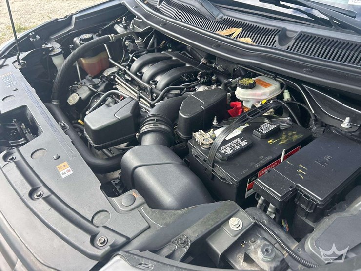 2017-ford-explorer-image-8