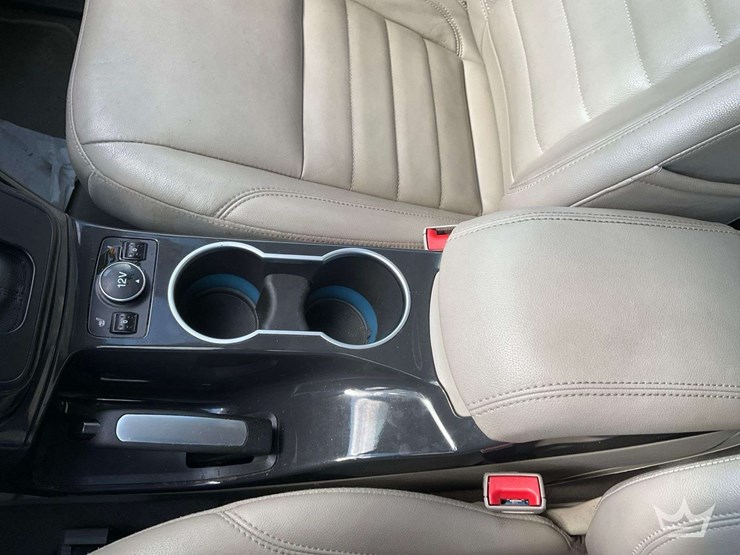 2016-ford-escape-image-19