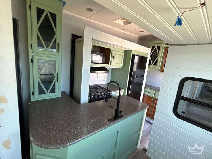 2013-keystone-laredo-la329re13-37ft.-t/a-fifth-wheel-travel-trailer-image-15