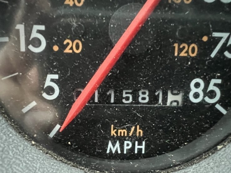 2000-freightliner-fl50-image-23