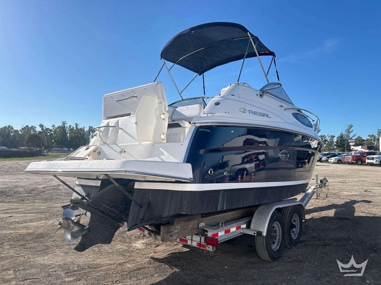2008-regal-2565-express-cruiser-boat-with-t/a-continental-boat-trailer-image-4