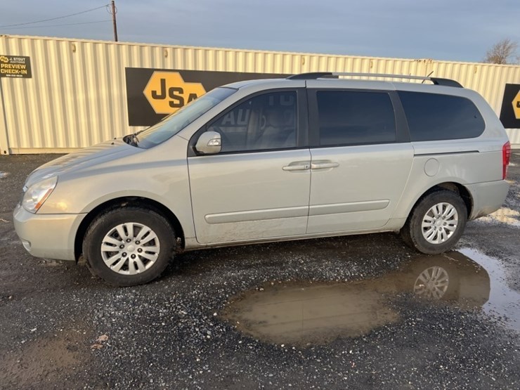 2012-kia-sedona-image-7