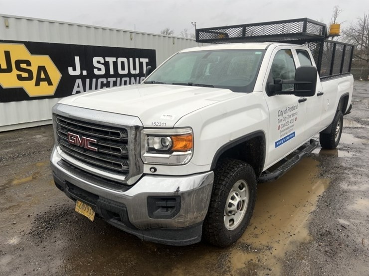 2015-gmc-sierra-crew-cab-4x4-pickup-image-1