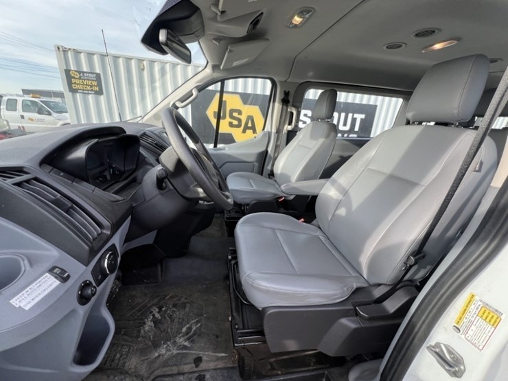 2017-ford-transit-image-22