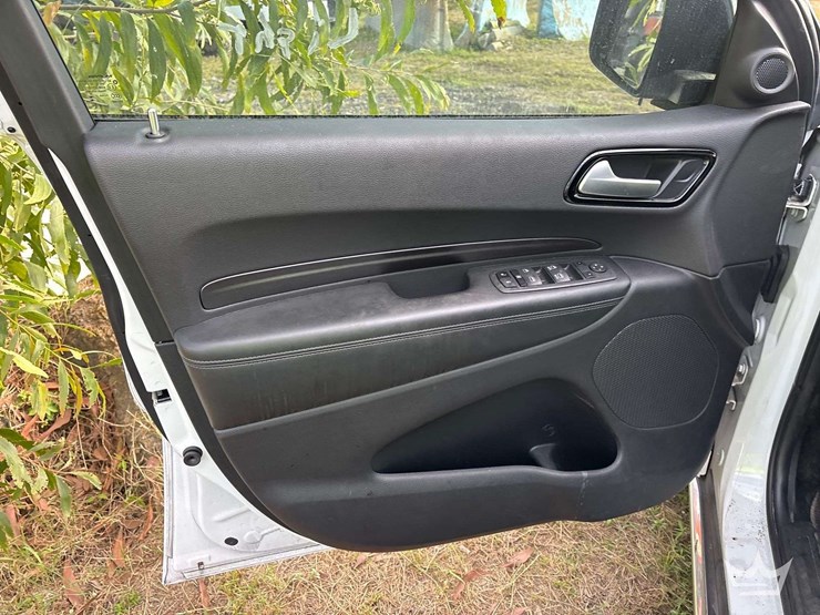 2023-dodge-durango-image-14