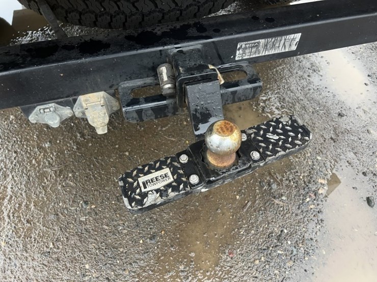 2012-gmc-sierra-utility-truck-image-13