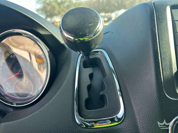 2017-dodge-grand-caravan-image-17