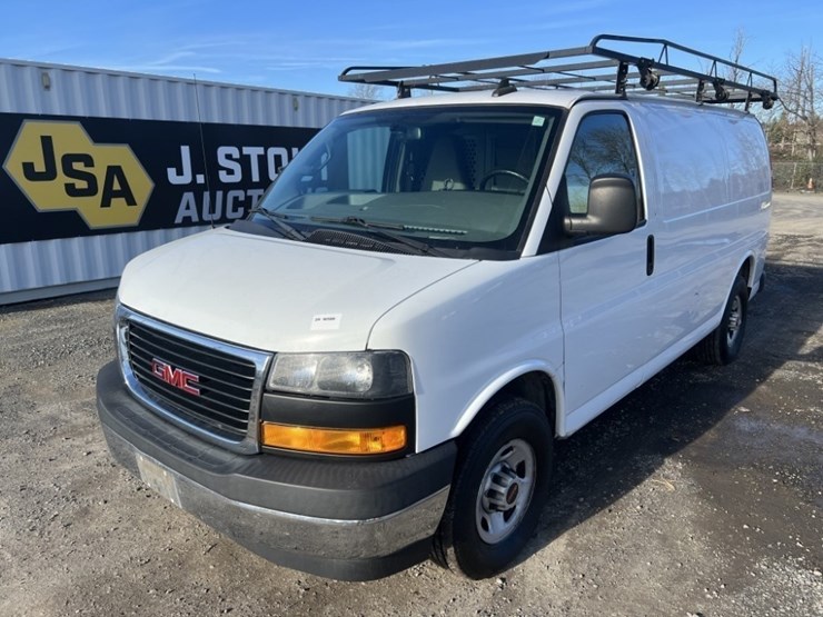 2019-gmc-savana-cargo-van-image-1