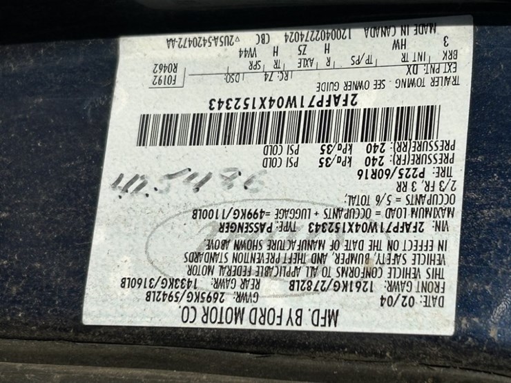 2004-ford-crown-victoria-sedan-image-10