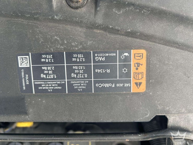 2016-ford-explorer-image-21