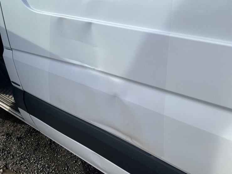 2016-mercedes-benz-sprinter-2500-image-18